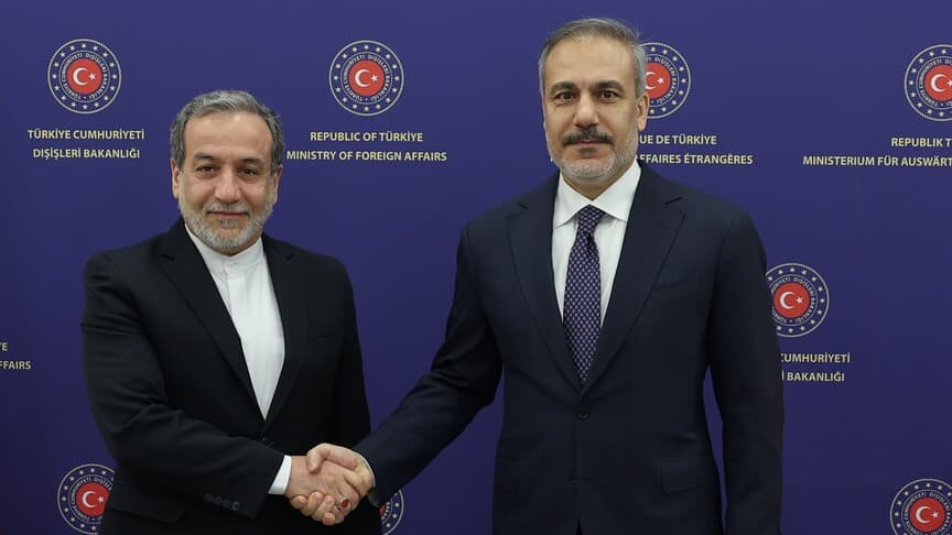 Dışişleri Bakanı Fidan, İranlı mevkidaşı Erakçi ile telefonla görüştü