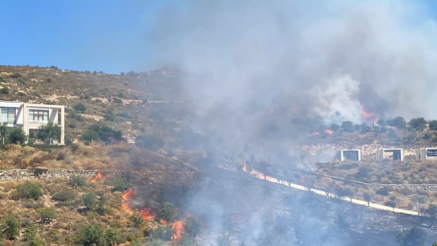 Bodrum'da makilik alanda yangın söndürme çalışmaları sürüyor