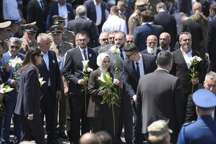 Srebrenitsa'da 10 soykırım kurbanı daha defnedildi