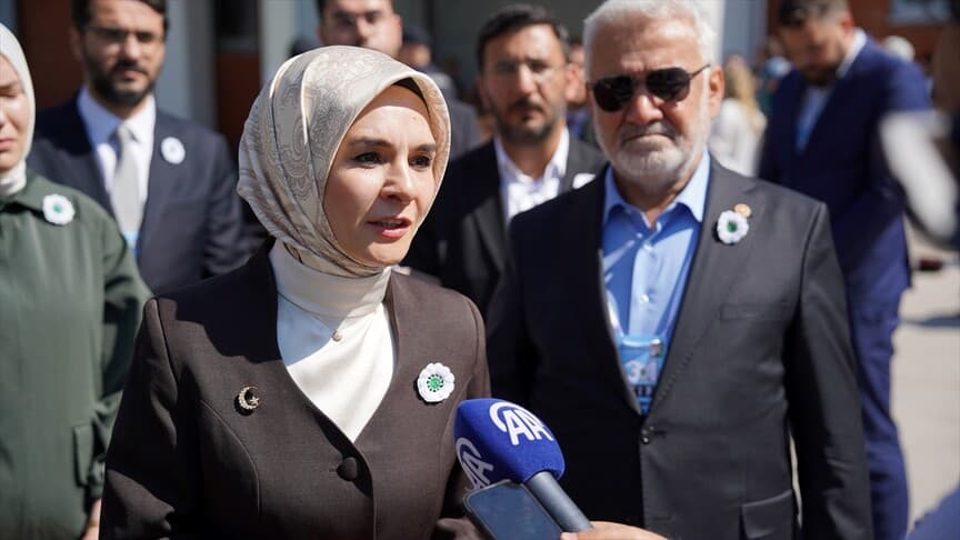 Bakan Göktaş, Srebrenitsa Soykırımı'nın acısını unutturmayacaklarını belirtti