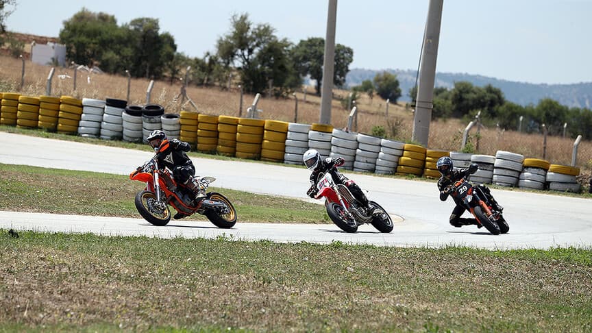 Kocaeli'de Türkiye Süpermoto ve Motomini Şampiyonası'nın 4. ayak yarışları başladı