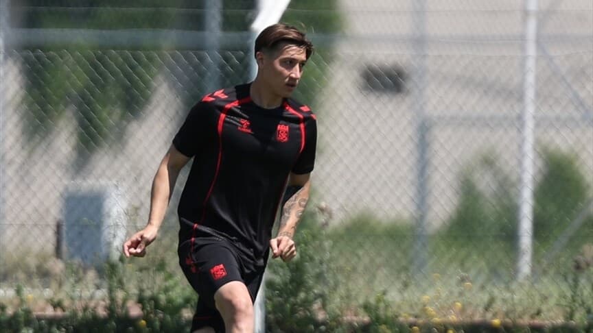 Mert Çelik, Sivasspor'un Süper Lig'e döneceğine inanıyor