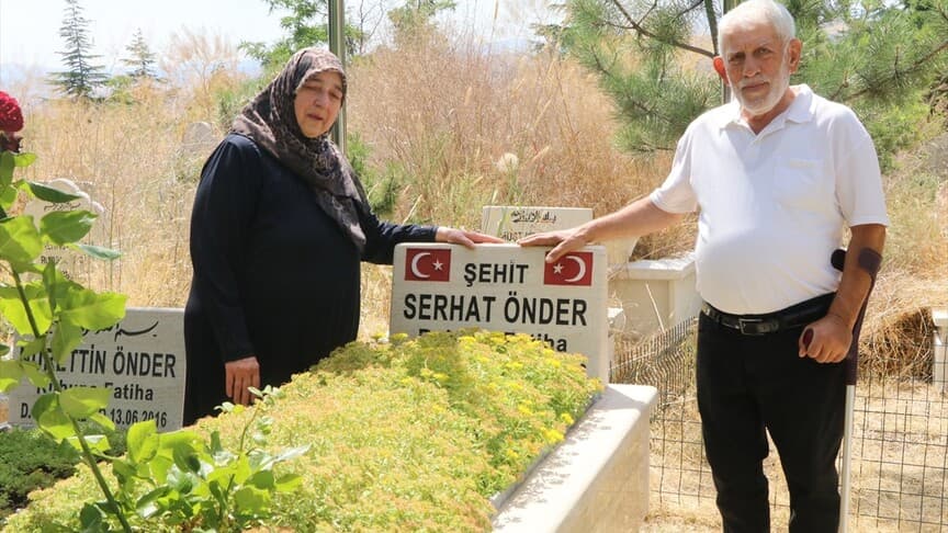 Şehit aileleri, evlatlarının kabrine yakın yaşamak için köye yerleşti