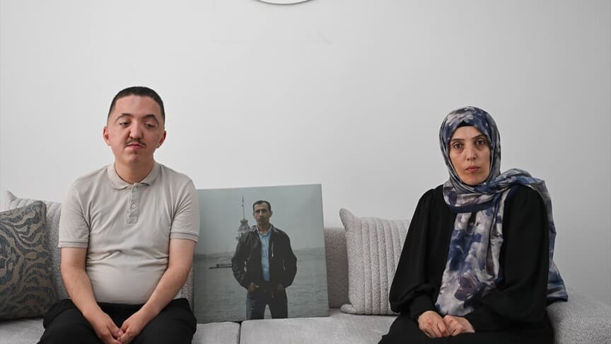15 Temmuz şehidi Mustafa Solak'ın eşi ve oğlu acı ve gururu birlikte yaşıyor