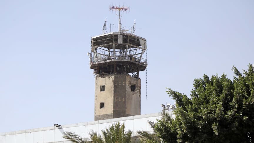 Husiler, Suudi Arabistan'ın Sana Havalimanı'nı hedef aldığını açıkladı
