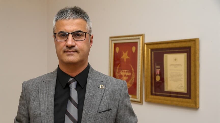 15 Temmuz gazisi polis, 10 yıldır gözündeki şarapnel parçasıyla görevde