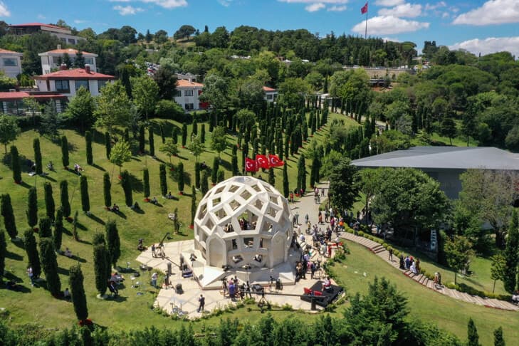 İstanbul'da 15 Temmuz anmaları sembolik mekanlarda sürdürülüyor