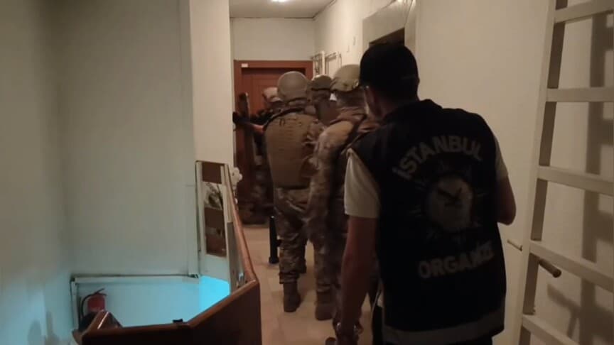 İstanbul'da organize suç örgütlerine yönelik operasyonda 74 kişi gözaltına alındı