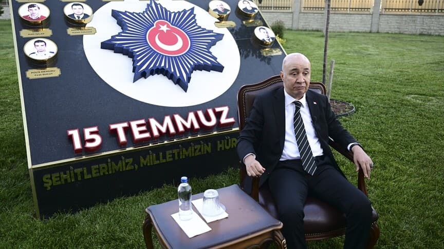 Turgut Aslan'dan gençlere FETÖ uyarısı