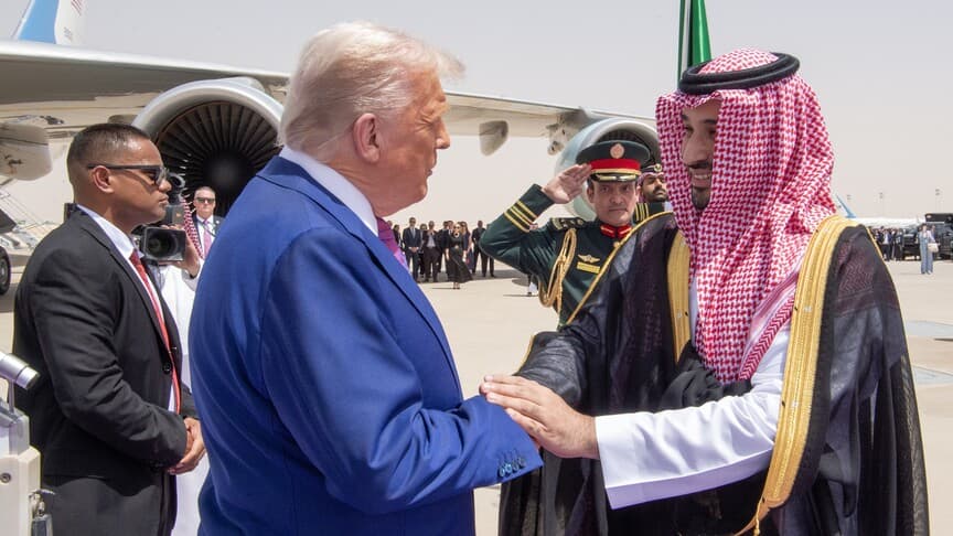 Trump'ın Suudi Arabistan'a Husilere karşı askeri destek verdiği iddia edildi