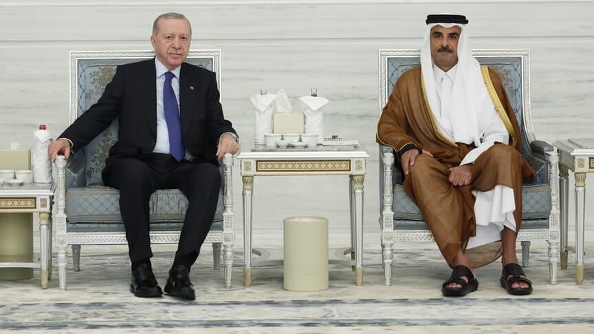 Katar Emiri Şeyh Temim, babası için taziyeleri kabul etti