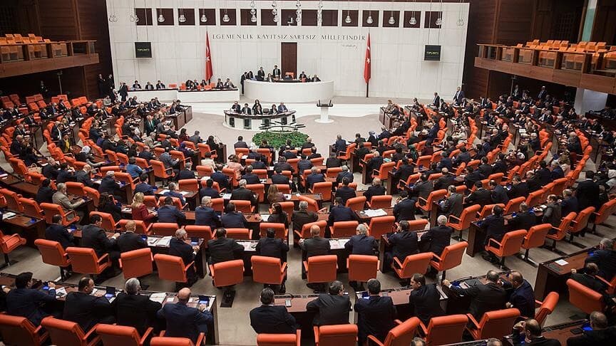 Öğrenci affı ve yükseköğretim düzenlemeleri komisyondan geçti