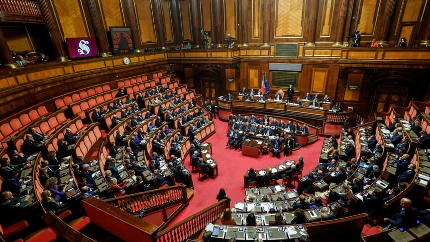 İtalya'da Meloni hükümetinin seçim yasası reformu parlamentodan onay aldı