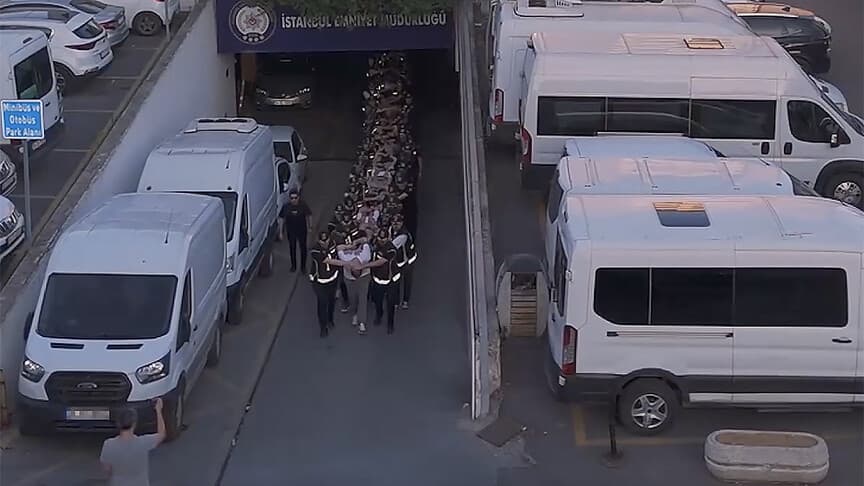 İstanbul merkezli suç örgütlerine yönelik operasyonda 103 kişi adliyeye sevk edildi