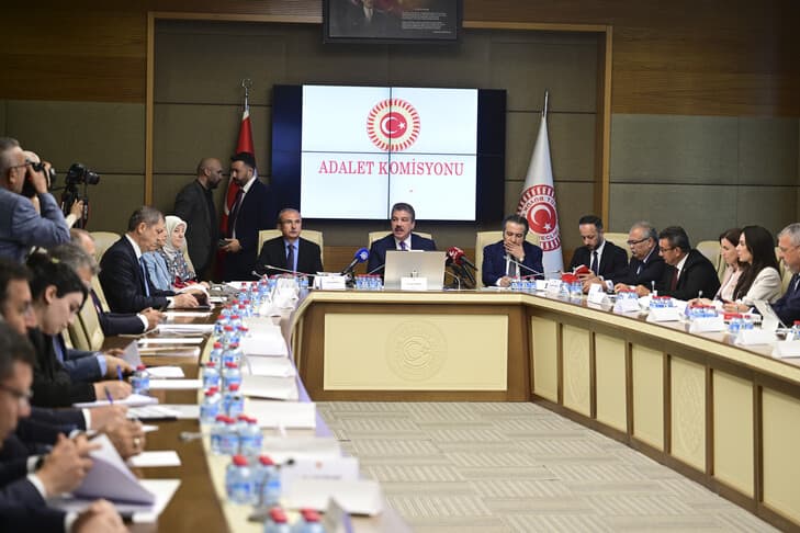 Suça sürüklenen çocuklara yönelik kanun teklifinin ilk iki maddesi onaylandı