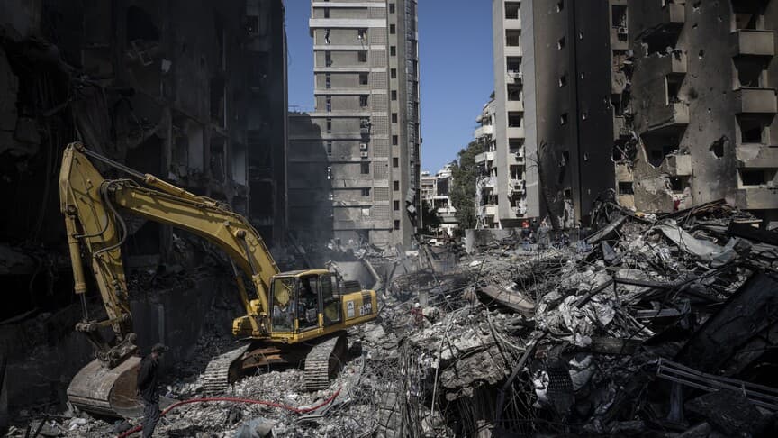 İsrail Lübnan'da yıkım faaliyetlerine devam etti, Beyrut'ta bina çöktü