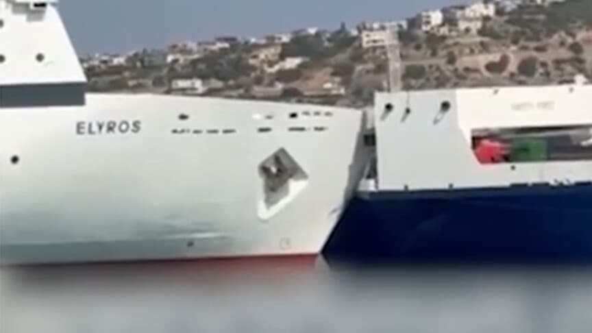 Girit Adası'ndaki Suda Limanı'nda yolcu ve yük gemisi çarpıştı