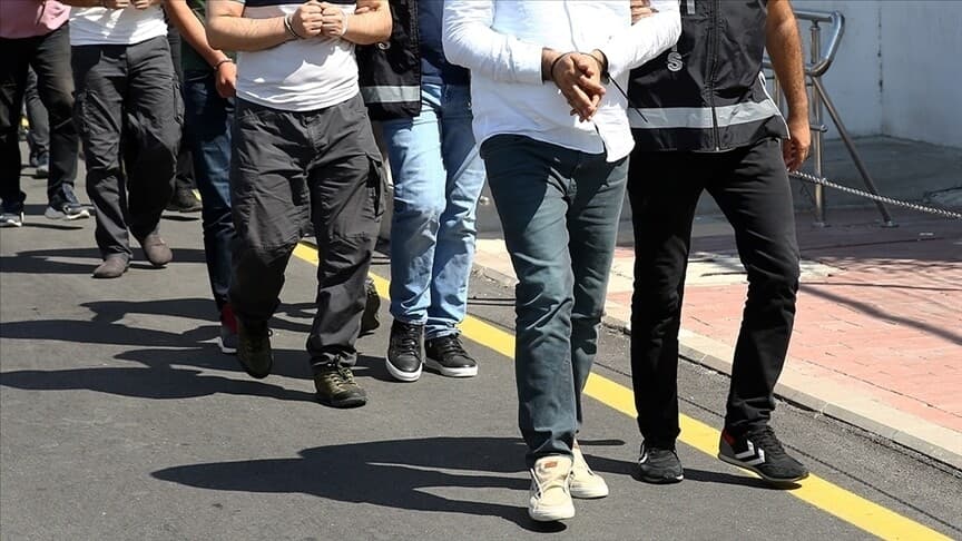 İstanbul'da 16 ilde dolandırıcılık operasyonunda 20 kişi gözaltına alındı