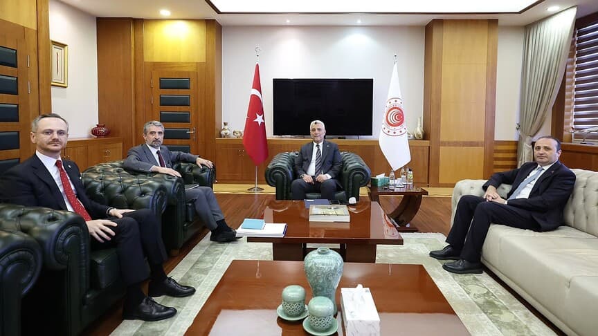 Bakan Bolat, kamu-özel sektör işbirliğini destekleyeceklerini açıkladı