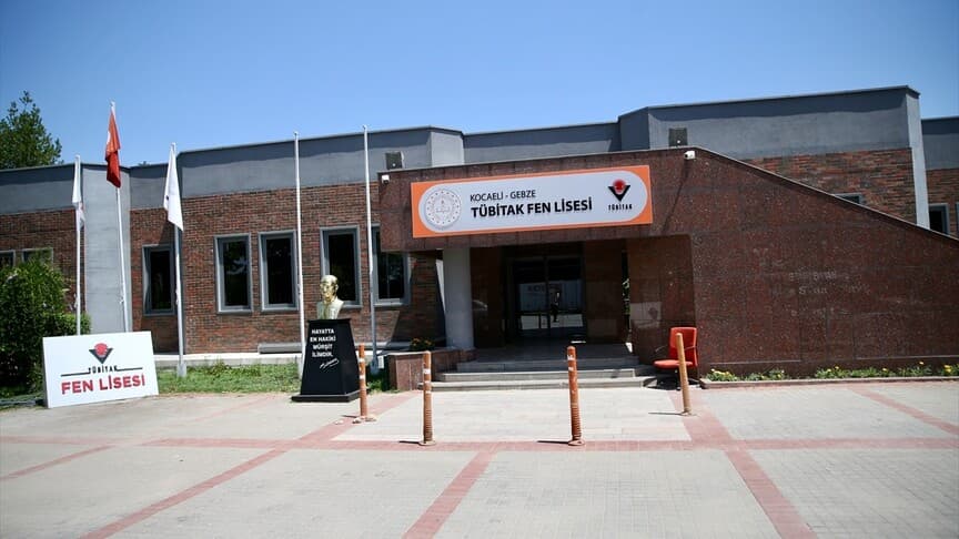 TÜBİTAK Fen Lisesi, YKS'de 7 öğrenciyle ilk 100'e girdi