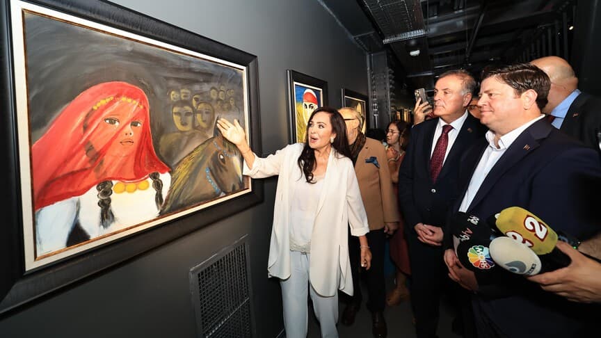 Türkan Şoray ve Yalçın Gökçebağ eserleri sergide bir araya geldi