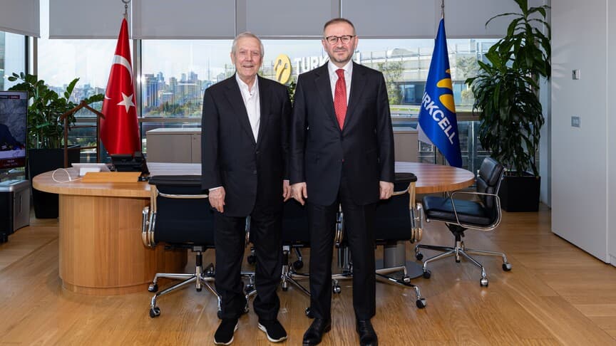 Fenerbahçe Başkanı Aziz Yıldırım, Turkcell Başkanı Şenol Kazancı'yı ziyaret etti.