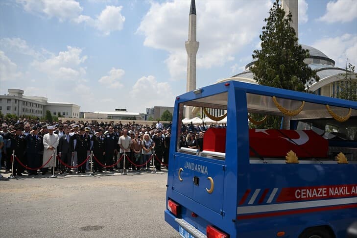 Ankara'daki helikopter kazasında hayatını kaybeden pilotun cenazesi defnedildi