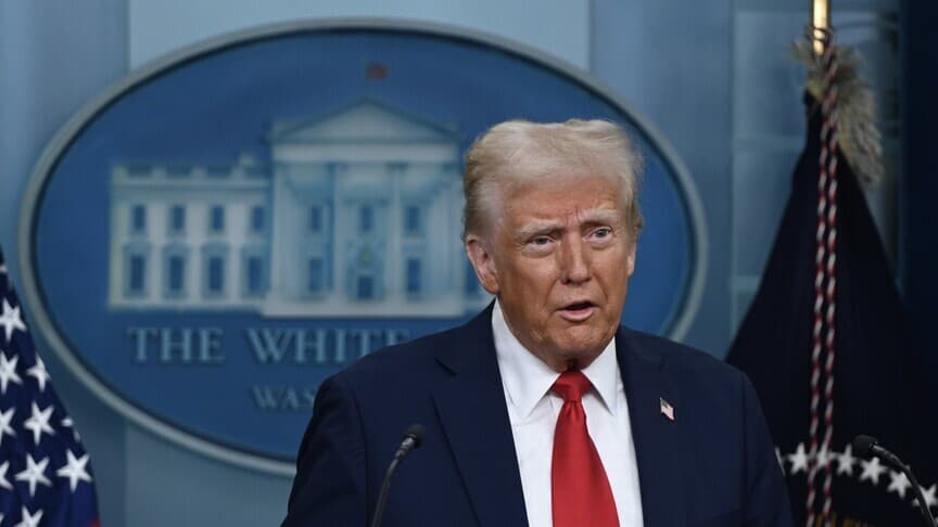 Trump: İran yönetimi aynı muameleyi görmeye devam etmeli