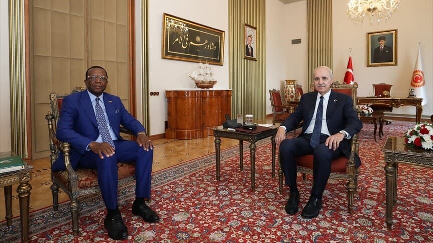 TBMM Başkanı Kurtulmuş, Kamerun Büyükelçisi Tchatchouwo'yu ağırladı