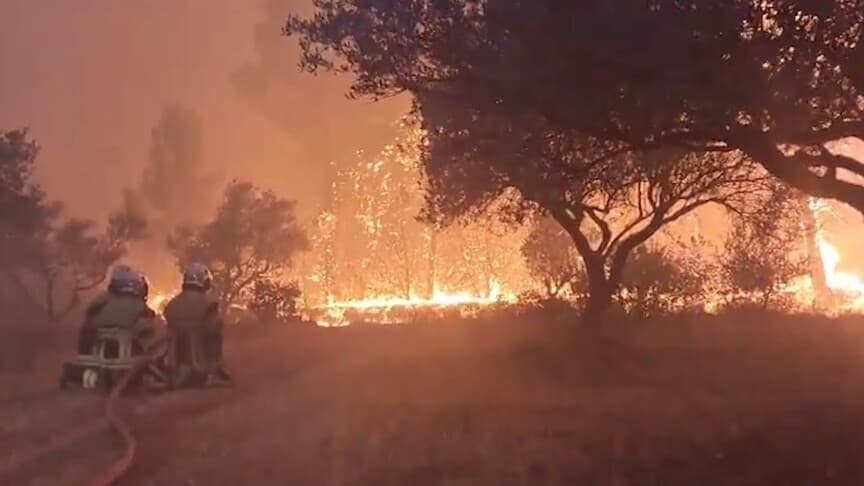 Fransa, yangınlarla mücadele için askeri nakliye uçağını kullanacak