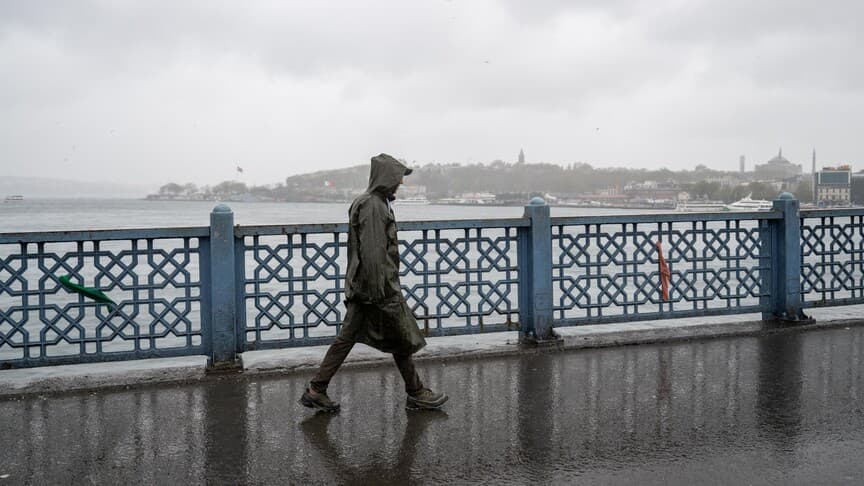 İstanbul'da yarın sağanak yağış bekleniyor