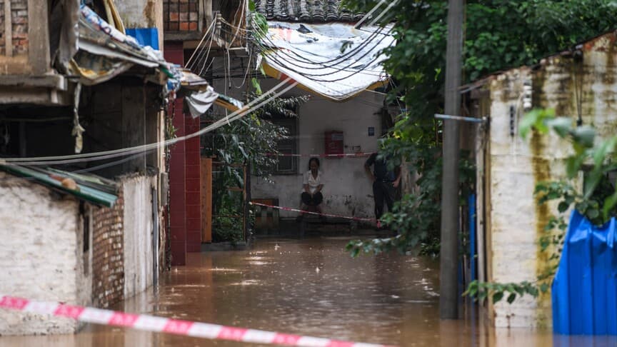 Gansu'daki şiddetli yağışlar sonucu 10 kişi hayatını kaybetti
