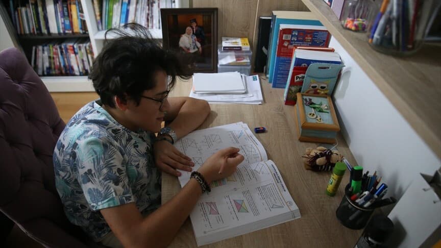 Yücehan Kermen, spina bifida ve skolyozla mücadele ederek AYT'de 70. oldu
