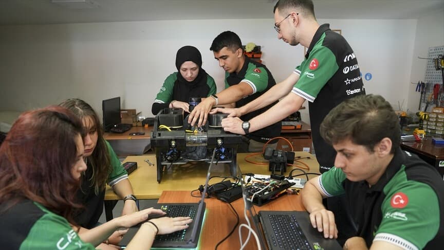 YTÜ öğrencileri yapay zeka ile otonom su altı aracı geliştirdi