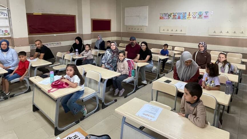 Yeni başlayan öğrencilerin velileri uyum haftasına katılacak