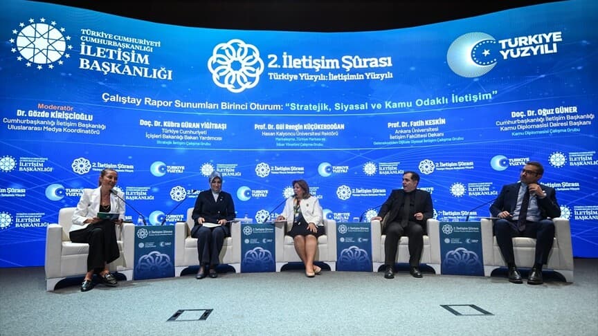 2. İletişim Şurası panel oturumlarıyla devam etti