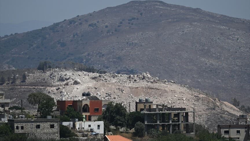 İsrail'in Lübnan'ın güneyinde büyük tahribat yaratan saldırısı görüntülendi