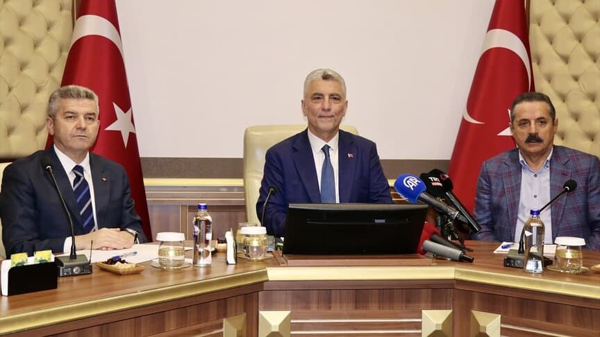 Ticaret Bakanı Bolat: Türkiye 23 yıldır sürekli büyüyor