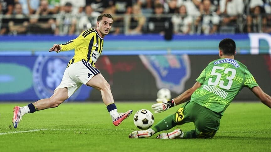 Fenerbahçe, UEFA Şampiyonlar Ligi'nde play-off'a yükseldi