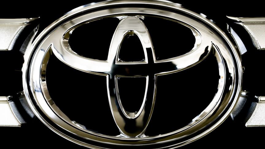 Toyota, gösterge paneli sorunu nedeniyle 500 bin aracı geri çağırıyor