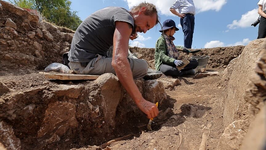 Hattuşa'da 2 bin 300 yıllık mezarlar keşfedildi