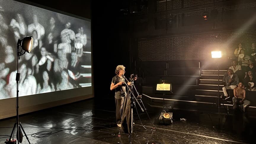 Mehmet Ali Nuroğlu'nun 'Dünyada' performansı Londra'da sergilendi