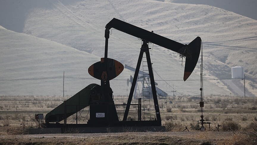 Küresel petrol arzı temmuzda günlük 2,4 milyon varil arttı