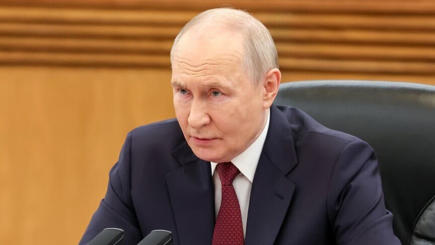 Putin, Kuril Adaları'nı ziyaret etti