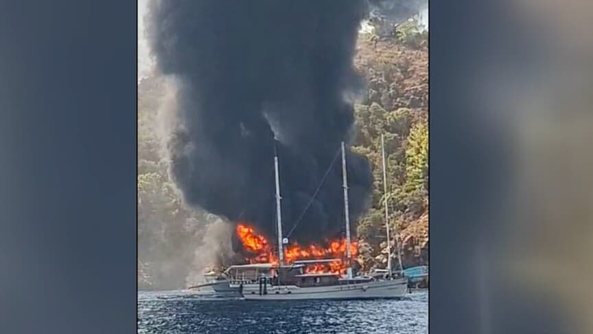 Fethiye'de tur teknesinde yangın çıktı