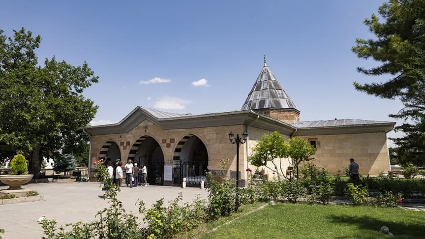 Hacı Bektaş Veli'nin öğretileri yüzyıllardır insanlara ilham veriyor