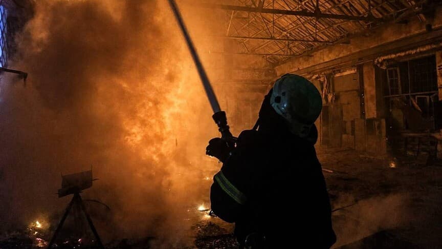 Rusya, Odessa Limanı'ndaki askeri malzeme depolarını vurdu