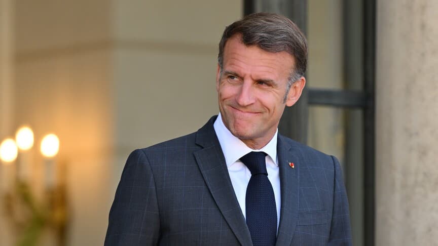 Fransa'da sıcaklıklar artarken Macron'un tatil fotoğrafı tepki topladı