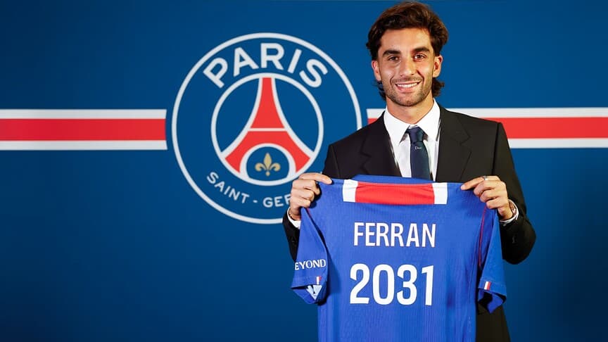 Paris Saint-Germain, Ferran Torres'i Barcelona'dan transfer etti