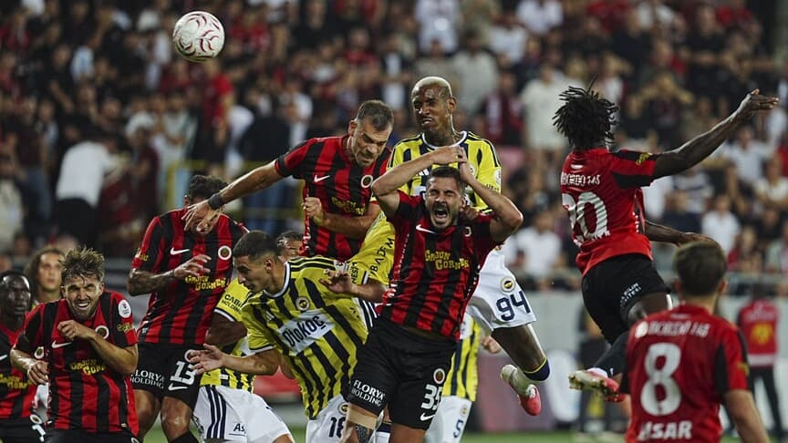 Gençlerbirliği, Fenerbahçe'yi 2-1 yenerek sezona galibiyetle başladı